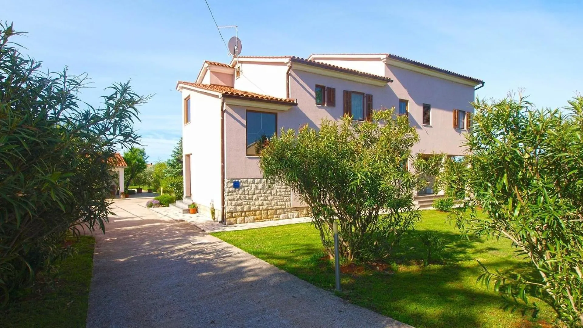Ferienhaus Mit Privatpool Fuer 8 Personen Ca 120 Qm In Valbandon, Istrien Istrische Riviera Valbandon